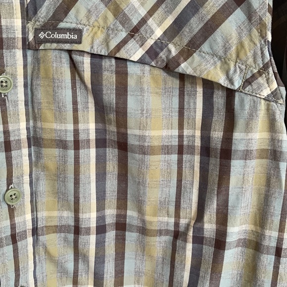 Columbia plaid Button Down Men’s Small - Picture 4 of 13